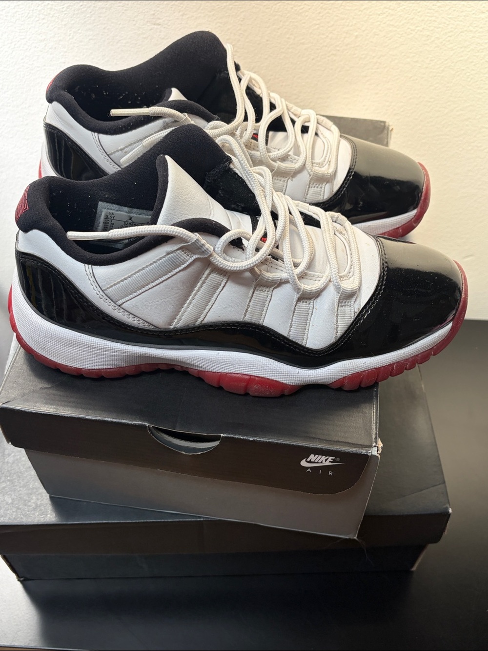 Nike Kids Air Jordan 11 Retro Low White/Black/Red size 5.5